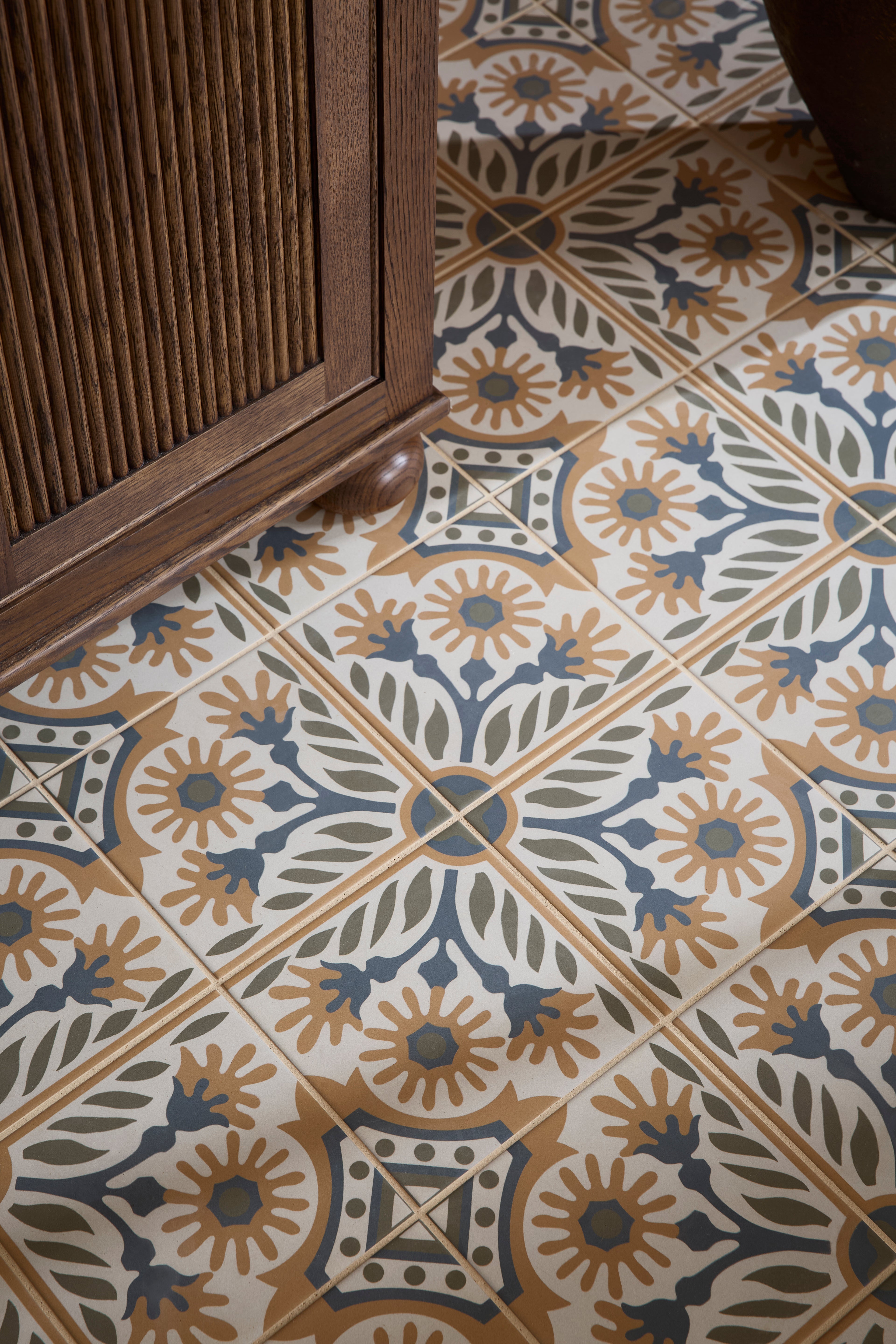 Indirah Porcelain