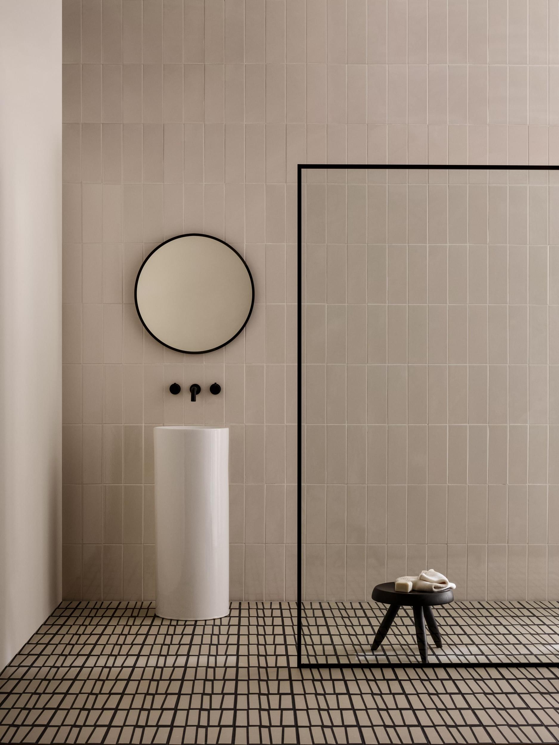 Kelly Hoppen Strip