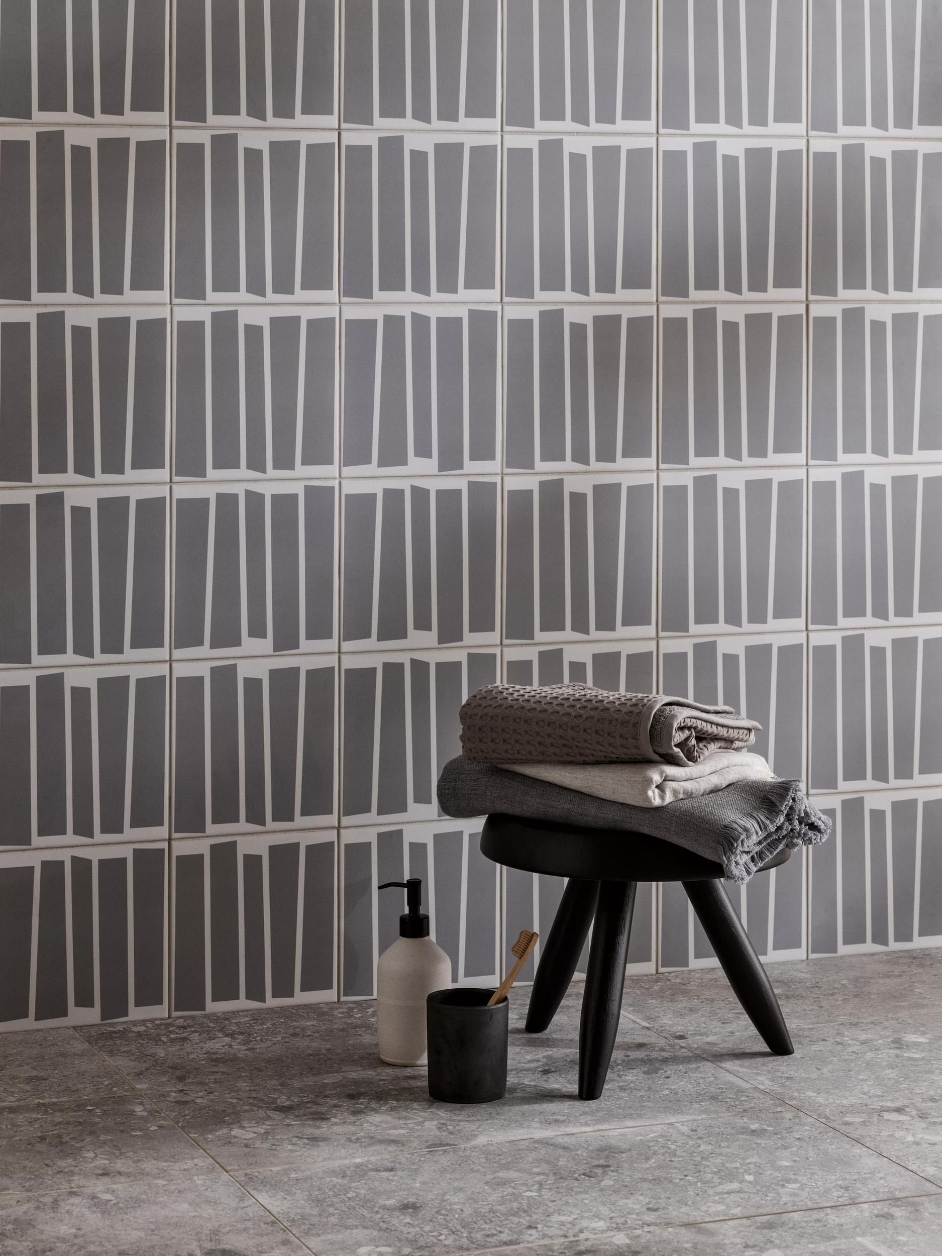 Kelly Hoppen Strip