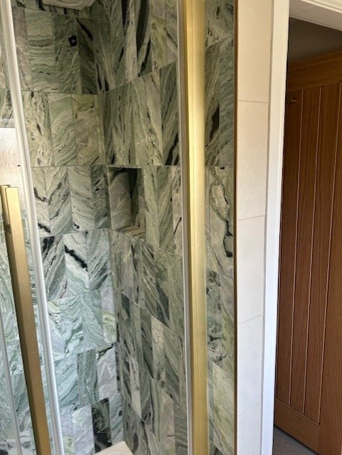 Seaspray Marble 610x305x10