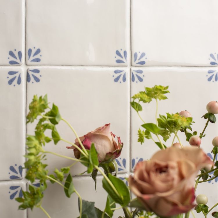 Country Delft Field Tile Cornelia Blue