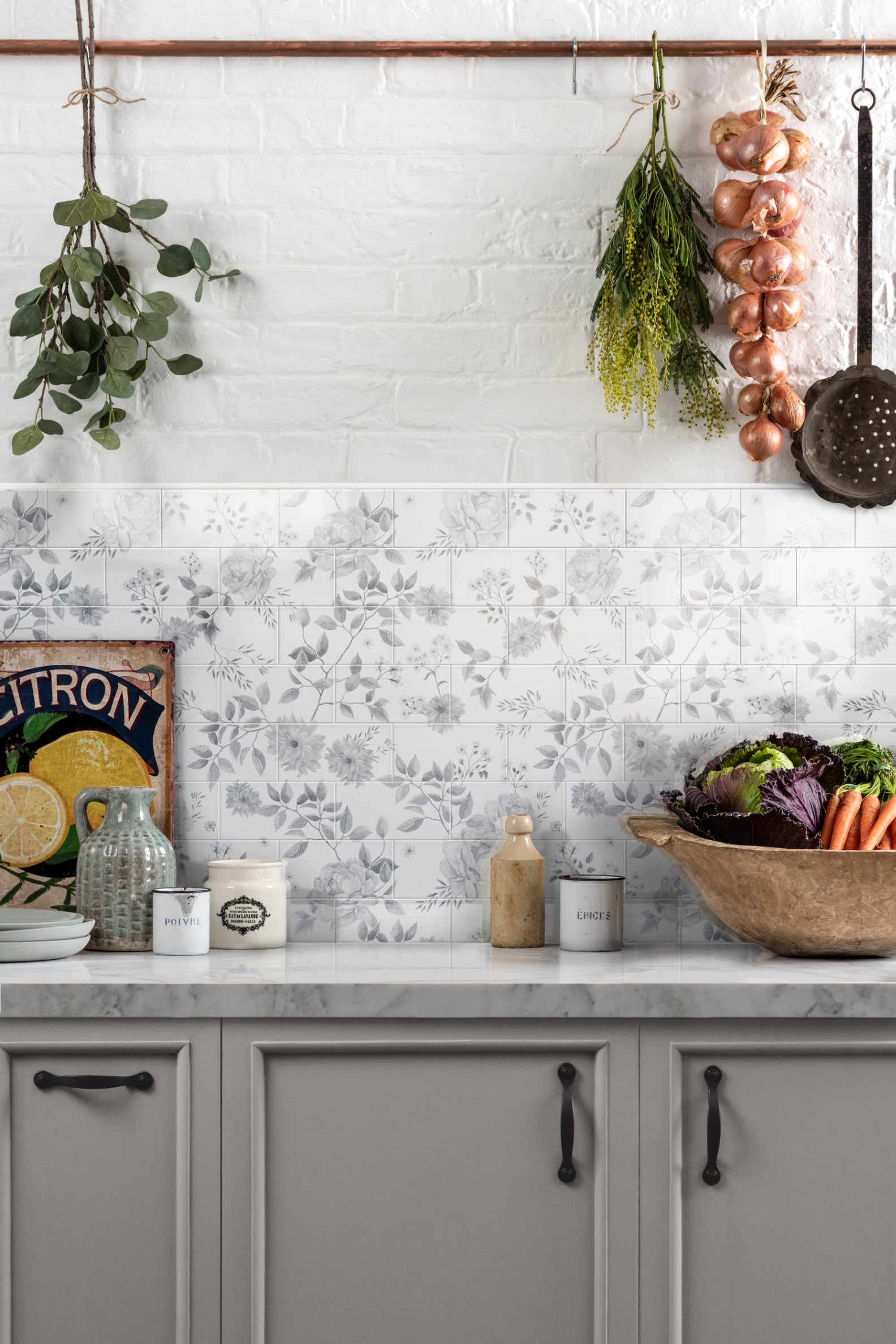 Cottage Garden Grey Brickbond 18-Tile Panel