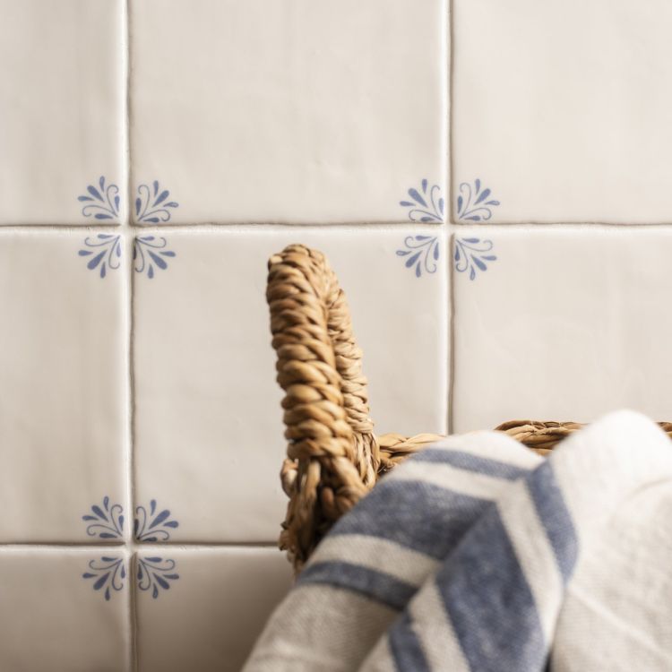 Country Delft Field Tile Ada Blue