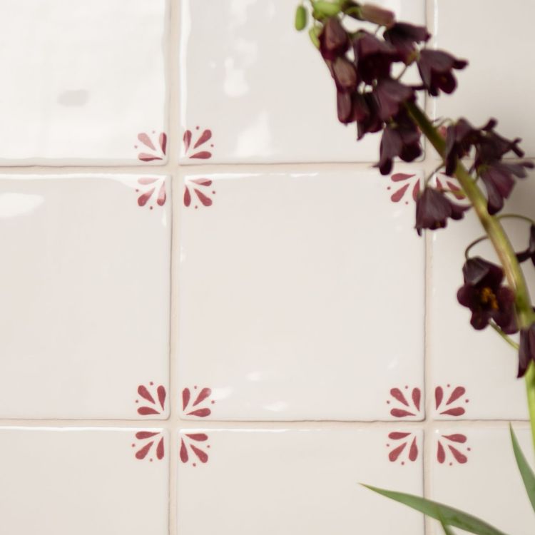 Country Delft Field Tile Cornelia Burgundy