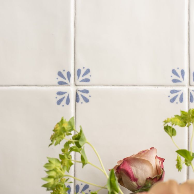 Country Delft Field Tile Cornelia Blue